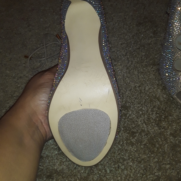 Shoes - Picture 4 of 5